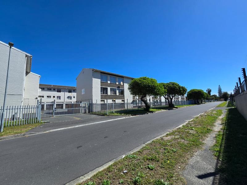 To Let 2 Bedroom Property for Rent in Thornton Western Cape